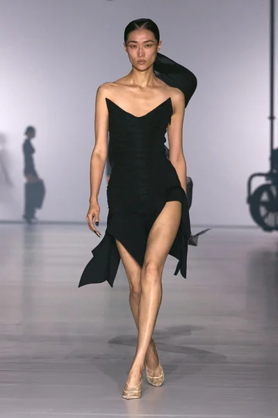 Look 3